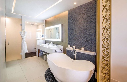 Cabo San Lucas Complejo | Three Bedroom Loft in Garza Blanca Los Cabos