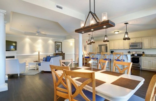 Roper Condominio | Three Bedroom Luxury Condo, Waterside Resort (2048815)
