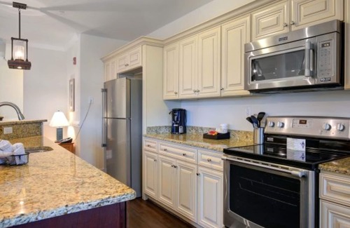 Roper Condominio | Three Bedroom Luxury Condo, Waterside Resort (2048815)