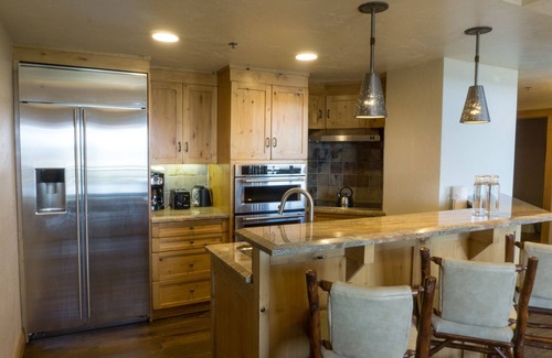 Park City Casa | Three Bedroom Penthouse at the base of Canyons by RedAwning - Save 20% on 7+ Nights!