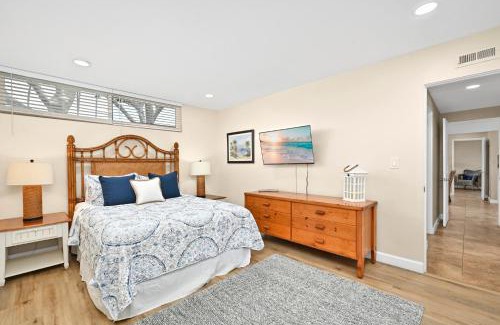 West Newport Casa | Three Bedroom Three Bath Home w Patio 1 block from beach