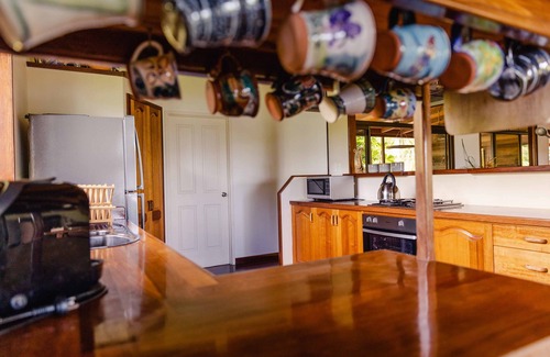 Byfield Cabaña | Three bedroom timber home sleeps 7