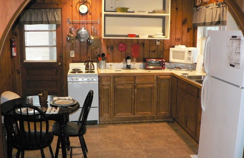 Flat Rock Cabaña | Three Cub Cottage in historic Flat Rock