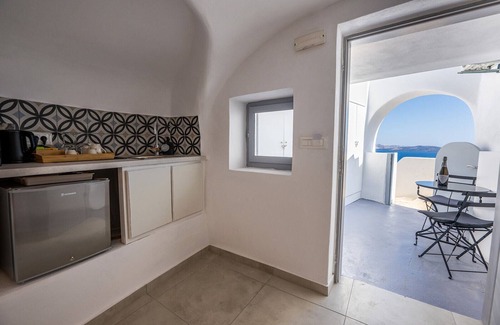 Oia Apartamento | Three Domes Oia - an Iconic Collection