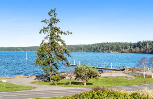 Freeland Casa | Three Eagles On Whidbey