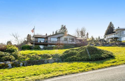 Freeland Casa | Three Eagles On Whidbey