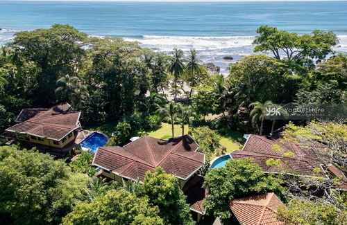 Dominical Villa | Propiedad frente al mar con 3 villas separadas y 3 piscinas separadas