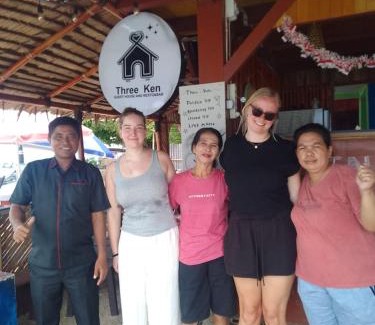 Manado City Centre Casa | Three Ken Homestay & Cafe
