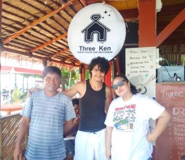 Manado City Centre Casa | Three Ken Homestay & Cafe