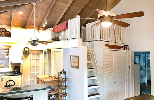 Dunmore Town Casa | Three Little Birds Villa- Harbour Island Private Home with 2 studio suites