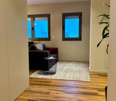 Guimaraes Apartamento | Three Little Birds -RedBird