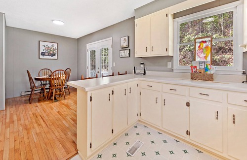 Newland Casa | Three Mile Mountain House - Blue Ridge Parkway near Linville Falls