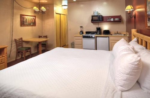 Kohls Ranch Complejo | Three Modish Units! Family & Friends Getaway! 4 Seasons Recreation, Pool