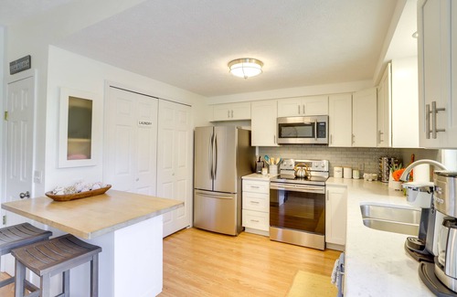 Three Oaks Casa | Three Oaks Home w/ Guest House - 8 Mi to Beach!