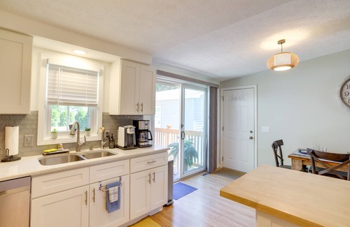 Three Oaks Casa | Three Oaks Home w/ Guest House - 8 Mi to Beach!