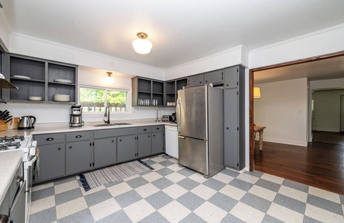 Three Oaks Casa | Three Oaks Home With Three Night Summer Min!