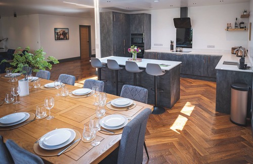 Broadwoodkelly Casa | Three Oaks, Winkleigh. open Plan Living With 4 Bedrooms and a Huge Garden