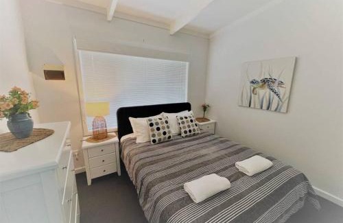 Castletown Apartamento | Three Palms Apartments Unit 1