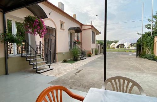 Oradea Apartamento | Three Rivers Apartments - private free parking, self check-in
