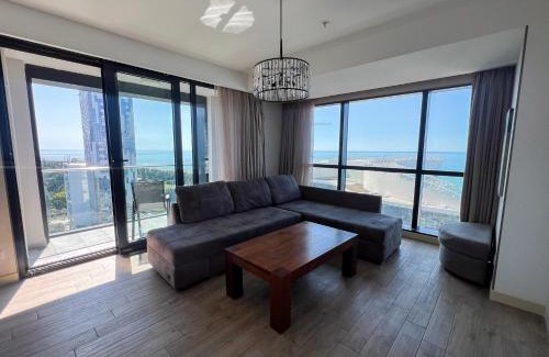 Old Boulevard Apartamento | Three-room apartment in the center of Batumi, 100 meters from the sea, Porta Tower