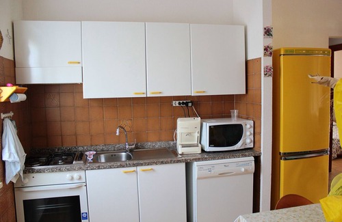 Costa Rei Villa | Casa de apartamentos de tres habitaciones a 50 metros de la playa, todos los servicios en la puerta.