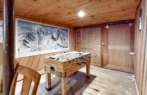 Warren Casa | Three-story family-friendly home w/ ping-pong & foosball tables, WiFi, and view