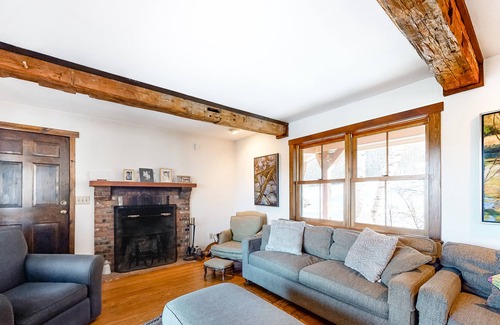 Warren Casa | Three-story family-friendly home w/ ping-pong & foosball tables, WiFi, and view
