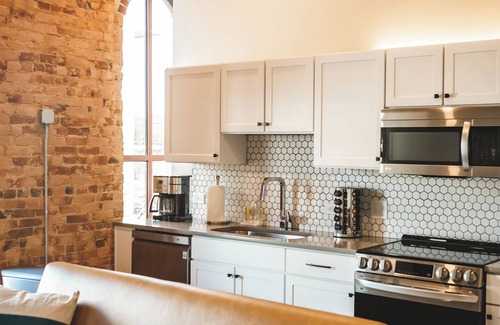 Jonesville Apartamento | Three Trails