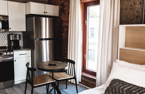 Jonesville Apartamento | Three Trails