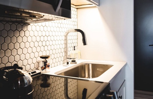 Jonesville Apartamento | Three Trails Unit 13 | WineCountry/RoofDeck/Studio/Dwntn