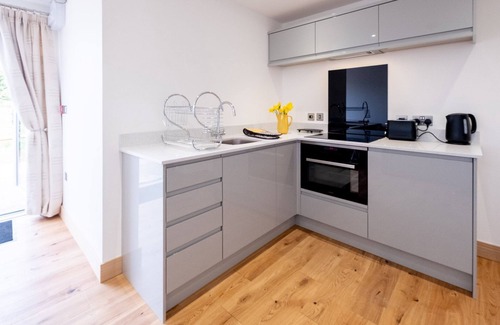 Pettistree Cabaña | Roble - Three Tuns Apartments, Pettistree