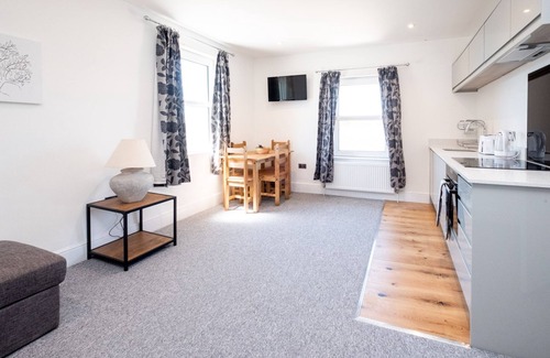 Pettistree Cabaña | Rowan - Three Tuns Apartments, Pettistree