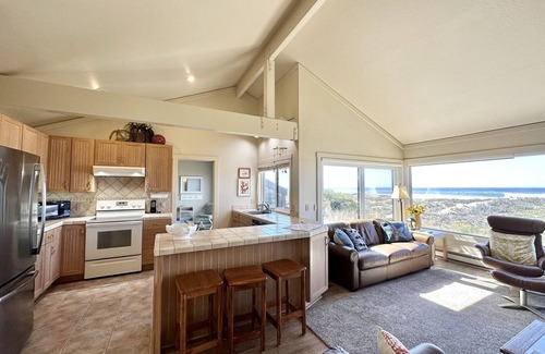 Castroville Casa | Three Vases Beach House at the Dunes
