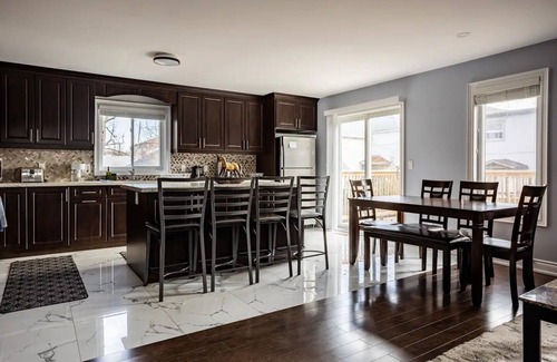 Welland Casa | Three year old house 5 bedrooms 4 full washrooms