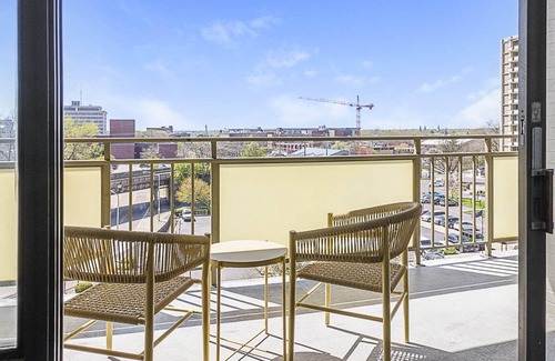 Fort Wayne Apartamento | ThreeRivers 2BD 1 - Dos Habitaciones Piso, Capacidad 3