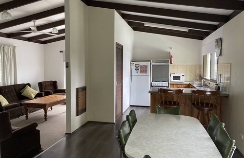 Ocean Grove Casa | Through Way Beach House