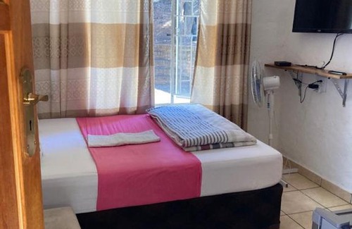 Tzaneen Casa | Thullyteams guesthouse