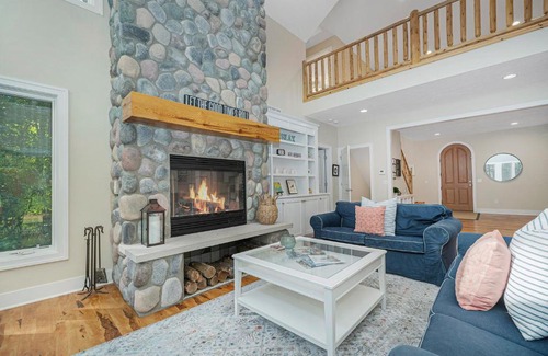 Fennville Casa | Thunder Road
