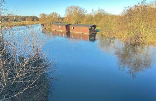 Smallburgh Alquiler De Eote | Thurne River Lodge Houseboat