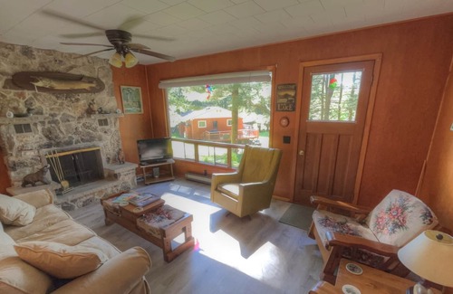 Rideau Lakes Casa | Ti-De Oaks- cozy cottage on Opinicon Lake on Rideau Canal