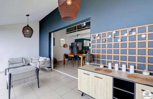 Saint-Denis Villa | Ti Kaz Bellevue – sea view – with jacuzzi – Saint-Denis