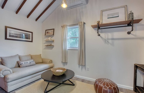 Hampton Bays Cabaña | Tiana Bay Guest House