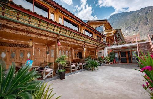 Hutiaoxia Casa | TIBET Guest house 虎跳峡卓玛客栈
