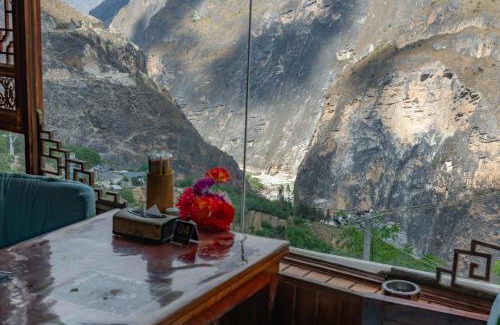Hutiaoxia Casa | TIBET Guest house 虎跳峡卓玛客栈