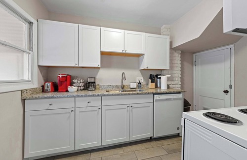 Clintonville Casa | Tibet Twins 2 Retreat for 6