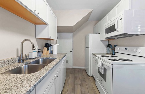 Clintonville Casa | Tibet Twins 2 Retreat for 6