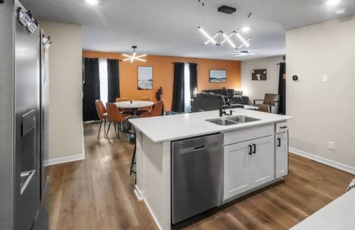 Gretna Casa | Tiburon Ranch 5 Bedroom 3 Bath 2 GB Internet