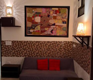 Lake Swaroop Sagar Apartamento | TicAna Apartments with all amenities lake view & terrace garden Ac Kitchen wifi