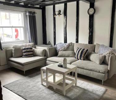 Harwich Casa | Tidal Walk Cottage by the Sea