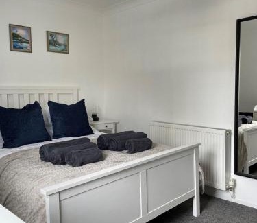 Harwich Casa | Tidal Walk Cottage by the Sea